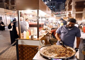 الكبدة والمأكولات الحجازية تتصدر مشهد رمضان في جدة التاريخية
