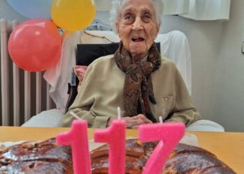 117 عامًا.. سر طول عمر أكبر معمرة في العالم