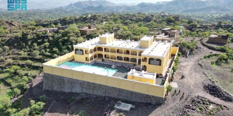 البرنامج السعودي لتنمية وإعمار اليمن يقدم دعمًا شاملًا للتعليم في اليمن