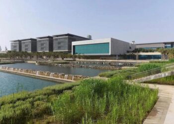 جامعة “كاوست” تبتكر تقنية جديدة لتقليل انبعاثات الكربون من مصابيح LED