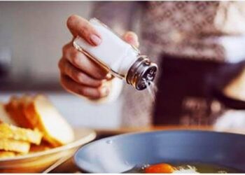 احذر زيادة الملح في طعامك قد يصيبك بالاكتئاب