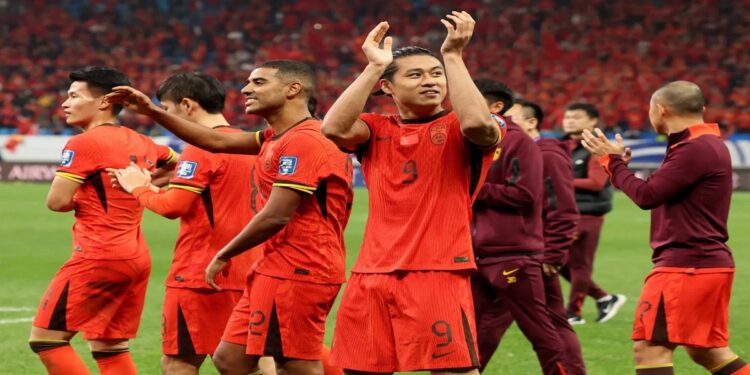 دبي تُجهز الصين لمواجهة السعودية في التصفيات