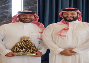 ولي العهد يستقبل يزيد الراجحي بطل رالي داكار