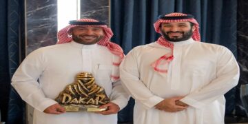 ولي العهد يستقبل يزيد الراجحي بطل رالي داكار