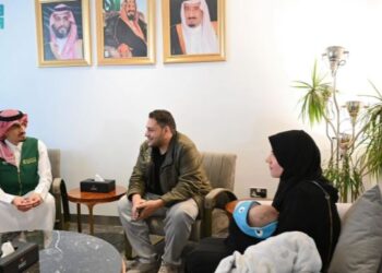 وصول التوأم الطفيلي المصري محمد عبدالرحمن جمعة إلى الرياض لدراسة حالتهما الصحية