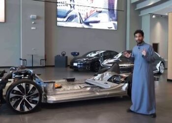 لوسِد موتورز.. مصنع السيارات الكهربائية الأول في الخليج بعمالة سعودية 100%