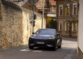 475 كم بشحنة واحدة.. شانجان تكشف عن سيارتها الكهربائية الجديدة Deepal S07