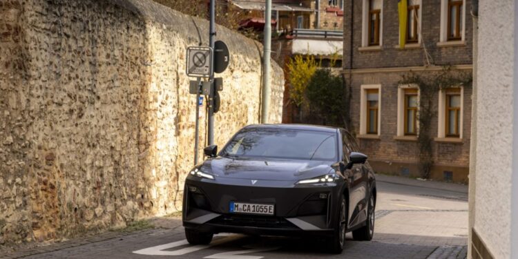 475 كم بشحنة واحدة.. شانجان تكشف عن سيارتها الكهربائية الجديدة Deepal S07