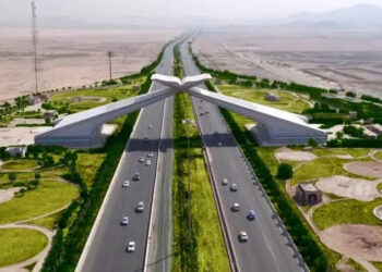 رمضان هذا العام.. طرق مكة تشهد تدفقًا قياسيًا للمعتمرين (إنفوجراف)