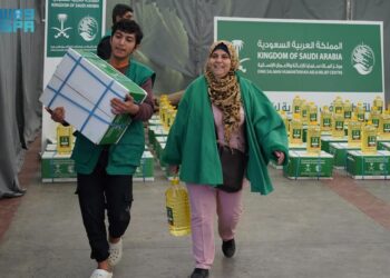 مركز الملك سلمان للإغاثة يوزّع 172 سلة غذائية في قرية الناعمة بمحافظة جبل لبنان