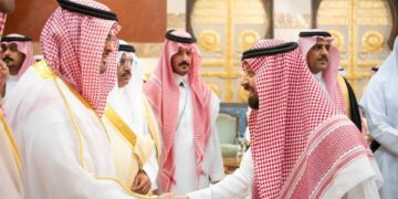 نائب أمير منطقة مكة المكرمة يستقبل المهنئين بعيد الفطر المبارك