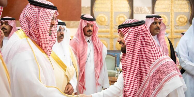 نائب أمير منطقة مكة المكرمة يستقبل المهنئين بعيد الفطر المبارك