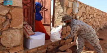 قوات الدعم والإسناد بالقوات المشتركة تطلق حملة إغاثية لدعم الأسر الأشد احتياجًا في سقطرى اليمنية