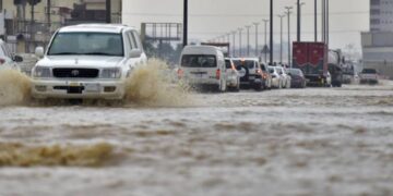 «سيول وأمطار».. تحذير عاجل من الدفاع المدني