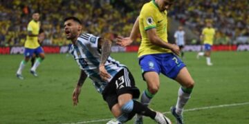 الأرجنتين يواجه البرازيل اليوم في تصفيات كأس العالم 2026