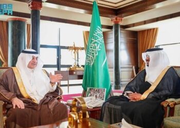 أمير تبوك يتسلّم التقرير السنوي لأعمال فرع وزارة البيئة والمياه والزراعة بالمنطقة