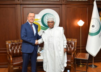 المندوب الدائم للمملكة لدى التعاون الإسلامي يستقبل رئيس منتدى الشباب