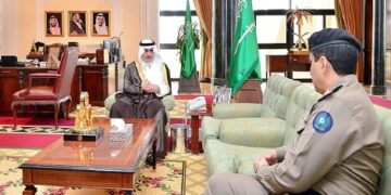 أمير تبوك يطلع على التقرير السنوي لمديرية الدفاع المدني بالمنطقة