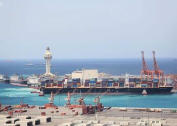 موانئ السعودية توسّع شبكتها البحرية بخدمتين جديدتين لتعزيز التجارة العالمية (إنفو جراف)
