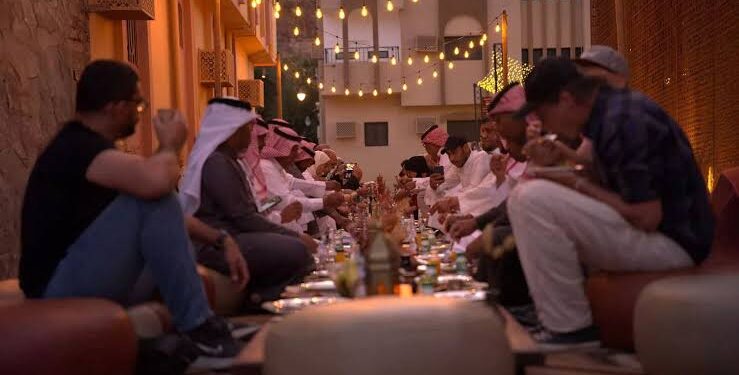 رمضان في السعودية.. أجواء روحانية وتجارب لا تُنسى (إنفو جراف)