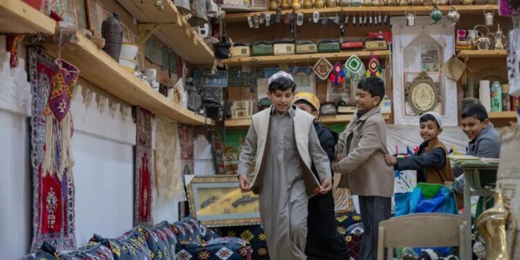 في رمضان.. الألعاب الشعبية تعيد روح الماضي إلى شوارع الحدود الشمالية (إنفو جراف)