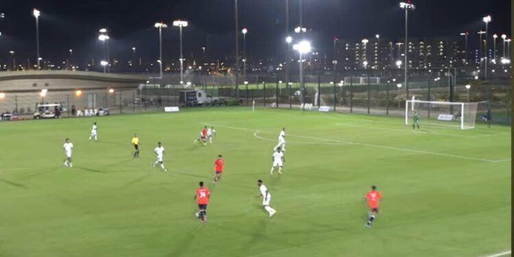 الدفاع المدني وقيادة المنطقة الغربية يحققان الفوز في منافسات بطولة جدة لكرة القدم