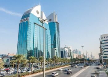 “فيتش”: البنوك السعودية تحقق نمواً قوياً في الدخل والإقراض.. والتفوق مستمر في 2025 (إنفو جراف)