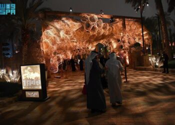 موسم الدرعية يحوّل “اللَهْوَج” من منافذ للضوء والهواء إلى فنون تراثية وتغذية بصرية