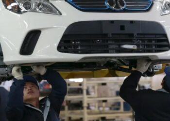 ارتفاع قياسي في إنتاج ومبيعات السيارات الصينية بفبراير