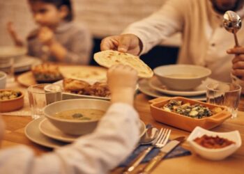 “الصحة توصي: تناول السحور قبل الفجر لتعزيز الفوائد الصحية”