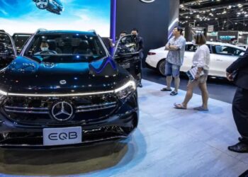 “مرسيدس” ترد على تهديدات ترامب.. نحن جزء من الاقتصاد الأميركي منذ 120 عامًا