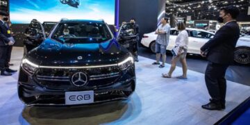 “مرسيدس” ترد على تهديدات ترامب.. نحن جزء من الاقتصاد الأميركي منذ 120 عامًا