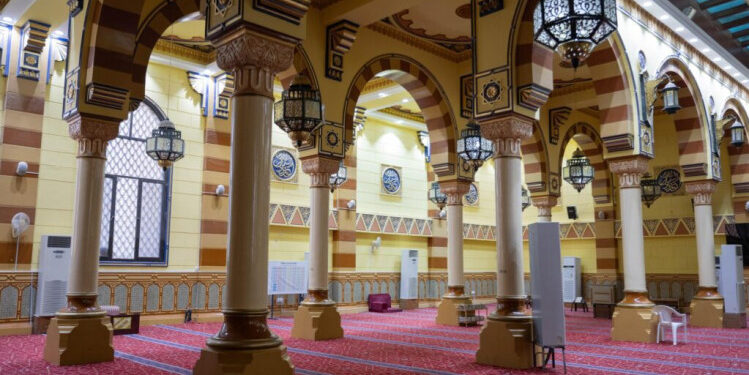 الحدود الشمالية تهيئ 162 جامعًا لاستقبال المصلين في عيد الفطر