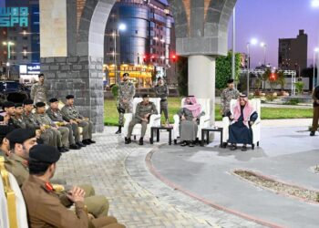 محافظ الطائف يشارك قادة ومنسوبي القطاعات الأمنية بالمحافظة الإفطار الرمضاني