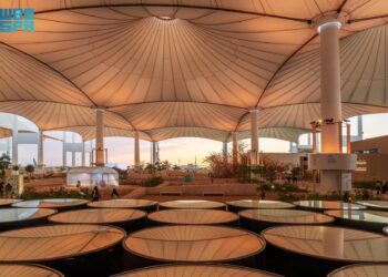 “المظلة”.. فضاء فني يعيد إحياء مفهوم الحديقة الإسلامية في بينالي الفنون الإسلامية بجدة