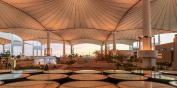 “المظلة”.. فضاء فني يعيد إحياء مفهوم الحديقة الإسلامية في بينالي الفنون الإسلامية بجدة