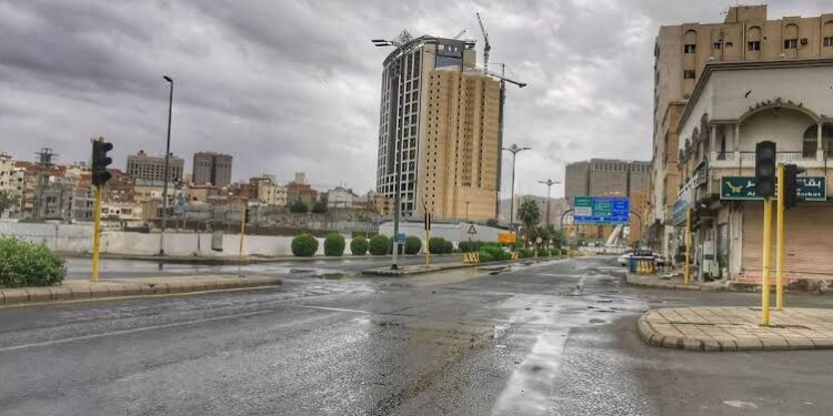“الأرصاد” تحذر من أمطار ورياح شديدة على مكة ومحافظاتها