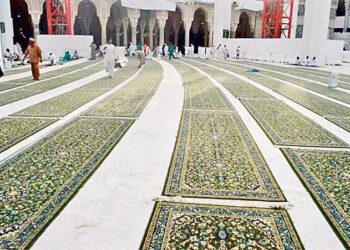 سجاد المسجد الحرام.. فخامة في الصناعة وخدمة لضيوف الرحمن