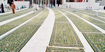 سجاد المسجد الحرام.. فخامة في الصناعة وخدمة لضيوف الرحمن