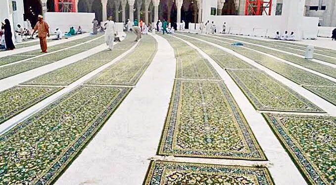 سجاد المسجد الحرام.. فخامة في الصناعة وخدمة لضيوف الرحمن
