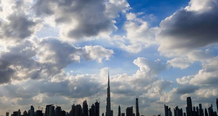 الأرصاد: طقس غائم جزئيًا وفرص لهطول أمطار على 9 مناطق