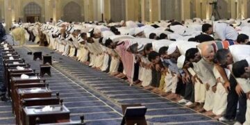 موعد أذان المغرب ومواقيت الصلاة اليوم 18 رمضان في السعودية