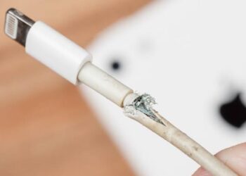 خطورة أسلاك الشحن التالفة على الأجهزة والمستخدمين