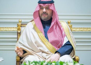 الأمير فيصل بن خالد بن سلطان يتسلّم تقريرًا عن أعمال حرس الحدود ويقلّد مساعد القائد رتبته الجديدة