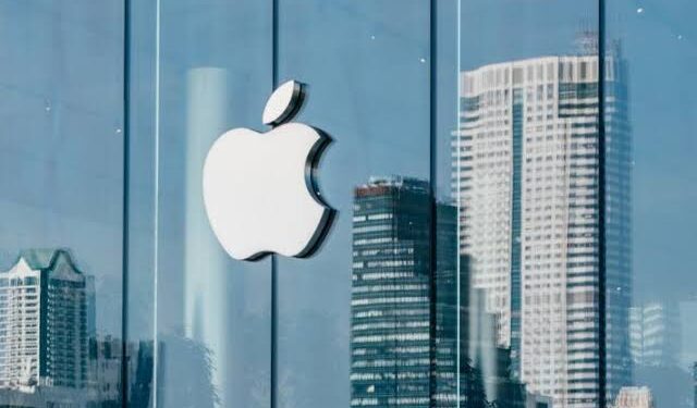 لتلحق بمنافسيها.. آبل تخطط لإضافة ميزة الترجمة الفورية إلى سماعات AirPods