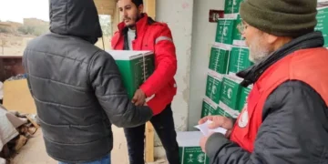 ضمن مشروع “إطعام” الرمضاني.. مركز الملك سلمان يوزع سلالًا غذائية في ريف دمشق