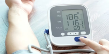 د. خالد النمر: ارتفاع ضغط الدم بدون أعراض قد يكون خطرًا يهدد الحياة