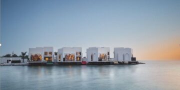 خصوصية وأناقة لا مثيل لها.. سوفيتيل البحرين يكشف عن تجربة الفيلات المائية الحصرية