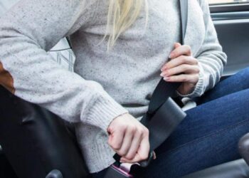 حرصًا على سلامتك.. نصائح ذهبية لقيادة السيارة بوضعية الجلوس المثالية