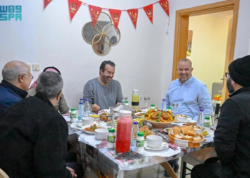 المقيمون في المملكة يعيشون أجواء روحانية وعادات رمضانية مميزة